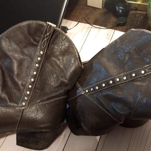 Very Volatile Brown Boots , Size 7 and 1/2 - Picture 2 of 5